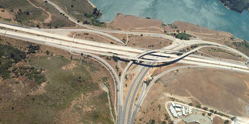 数字内容出海新蓝海:破解海关清关、WTO800与供应链管理的合规密码